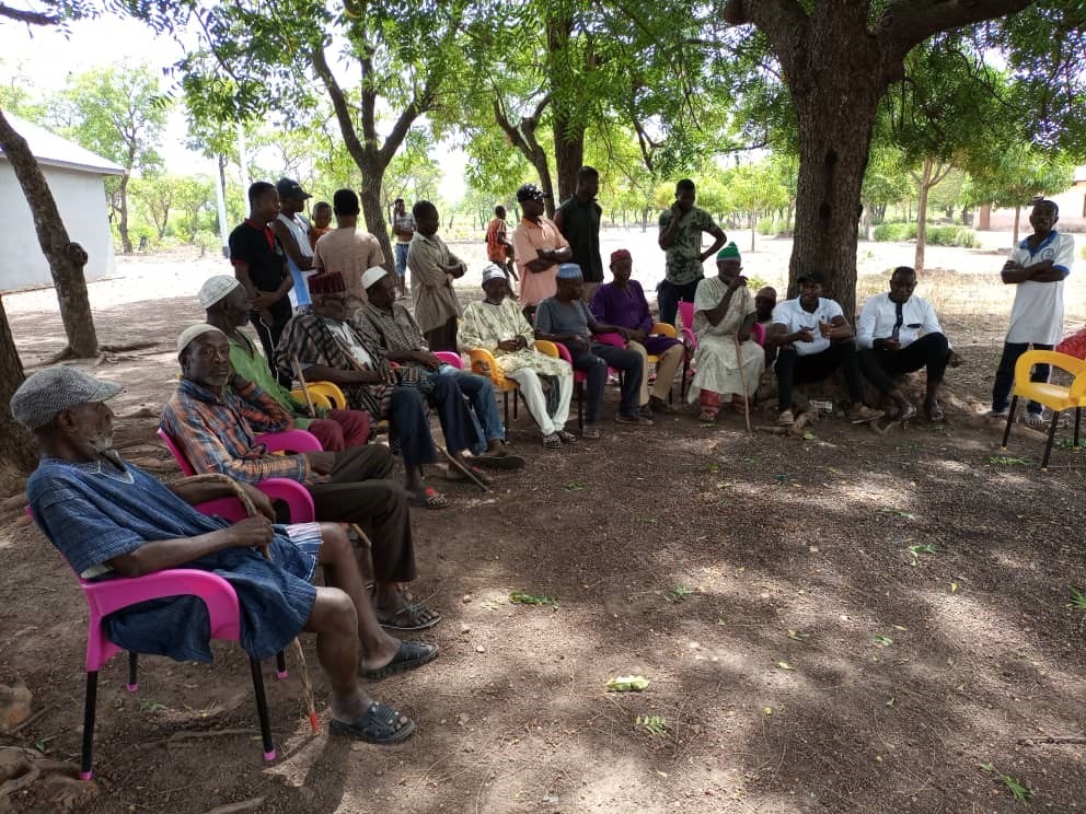 Meeting with school teachers in April 2021 to explain the project and begin transplanting seedlings

